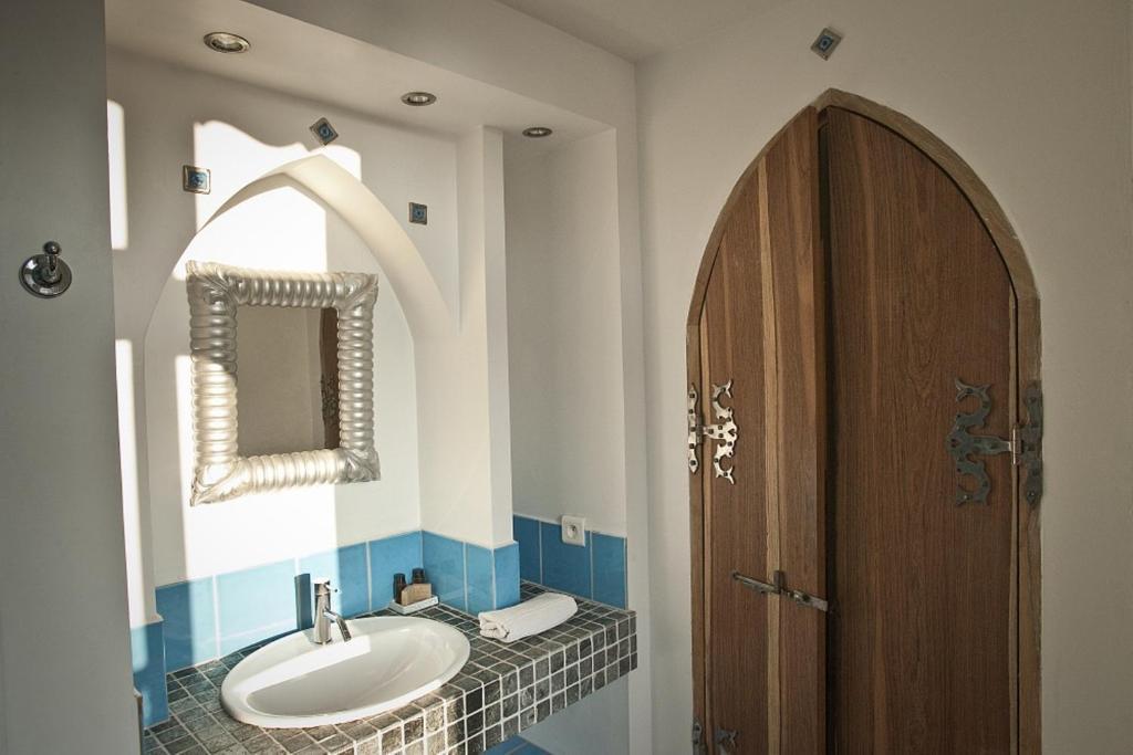 Hotel L'Astrolabe Oloron-Sainte-Marie Szoba fotó